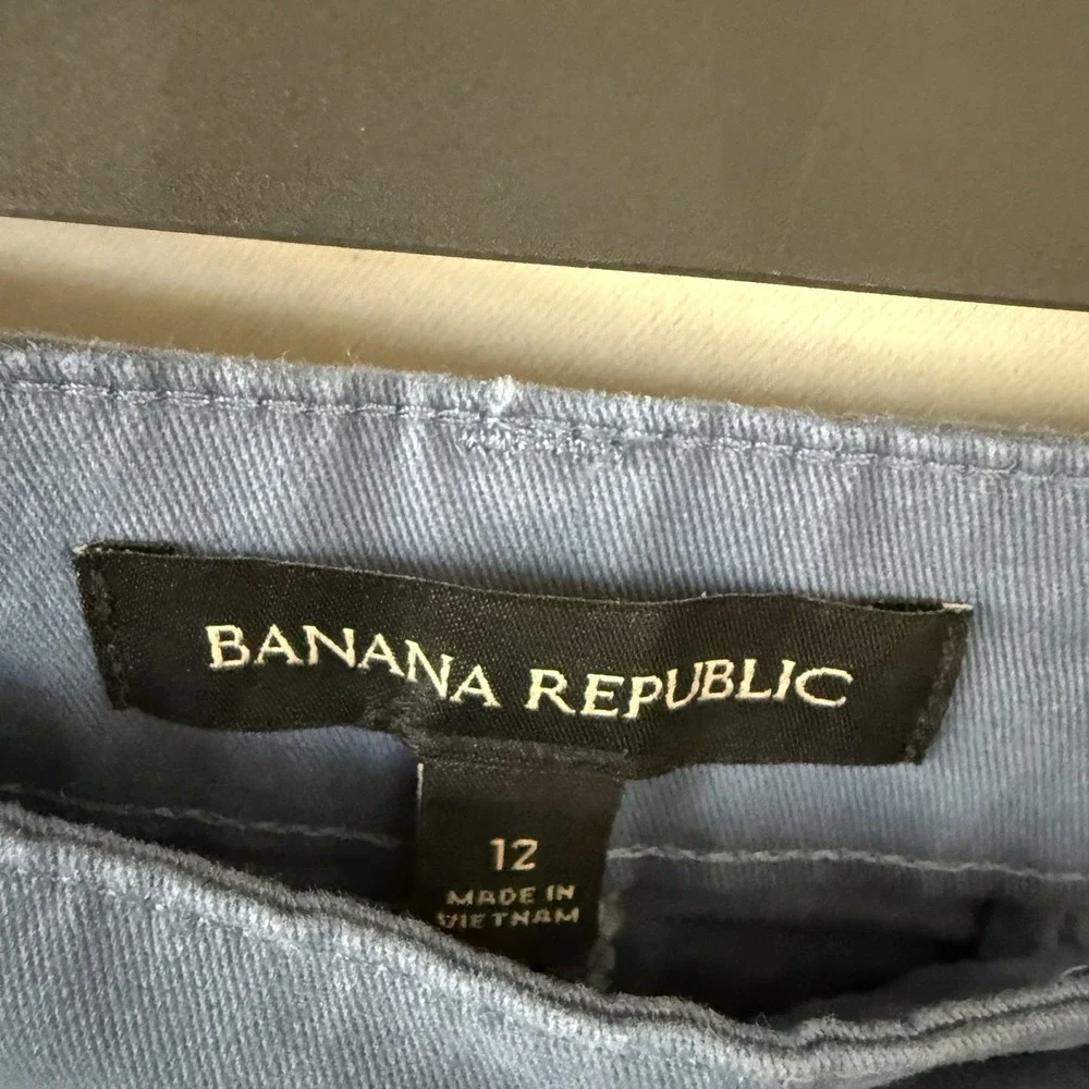 Banana Republic Womens‎ 12 Blue Pleat Front Khaki Chino Shorts Summer